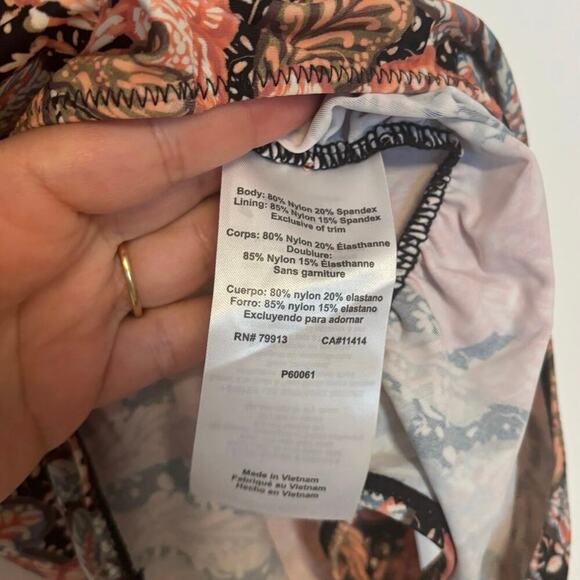 NWT A Pea In The Pod Square-Neck Maternity One Piece Swimsuit Floral Size Small - Picture 3 of 7